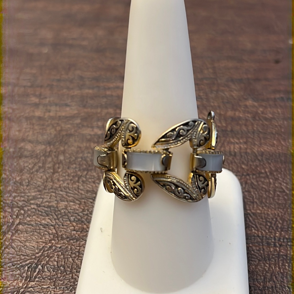 Damascene Ring Rare With Links Of Mother Of Pearl Vintage 85$
